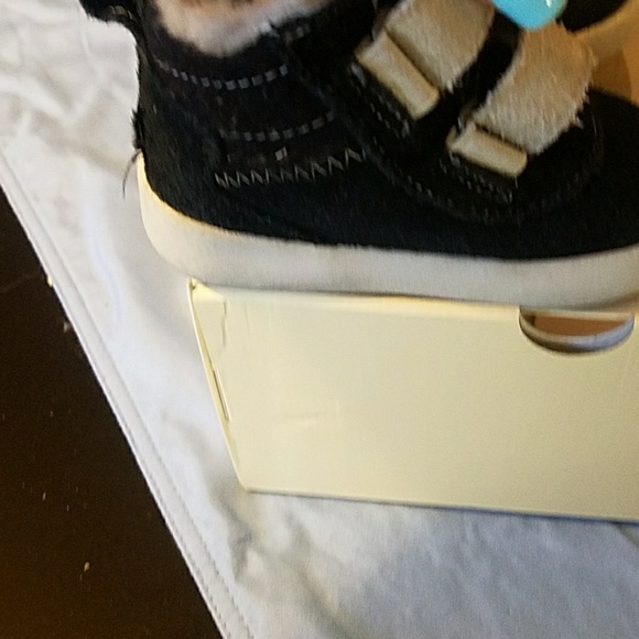 Baby UGG - Picture 6 of 7